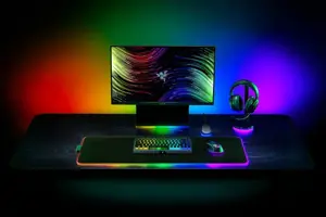 "Razer Strider Chroma" pelės kilimėlis, 900 x 370 x 4 mm, juodas