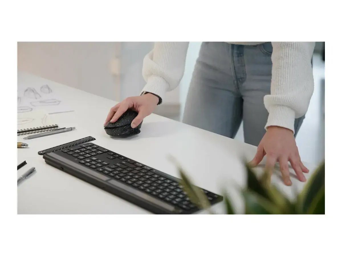 "Targus" AMB586GL, dvipusis, optinis, "Bluetooth", 4000 DPI, juodas