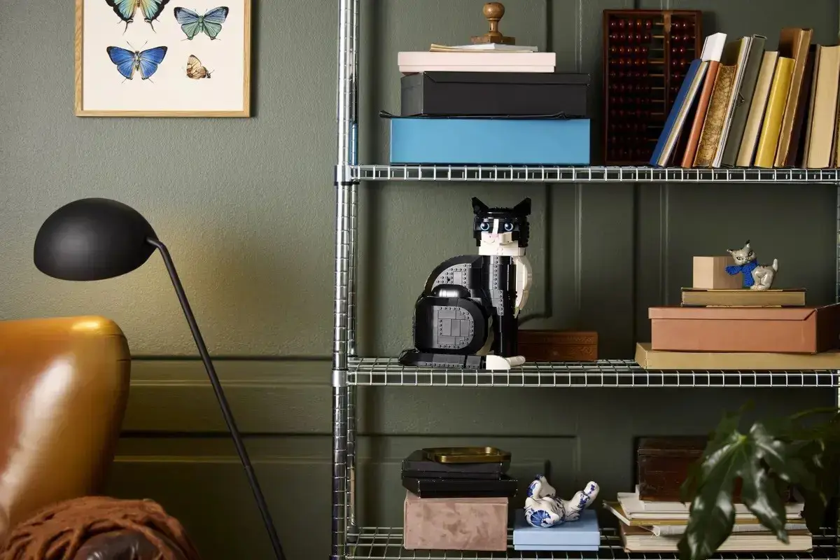 LEGO IDEAS 21349 Tuxedo Cat