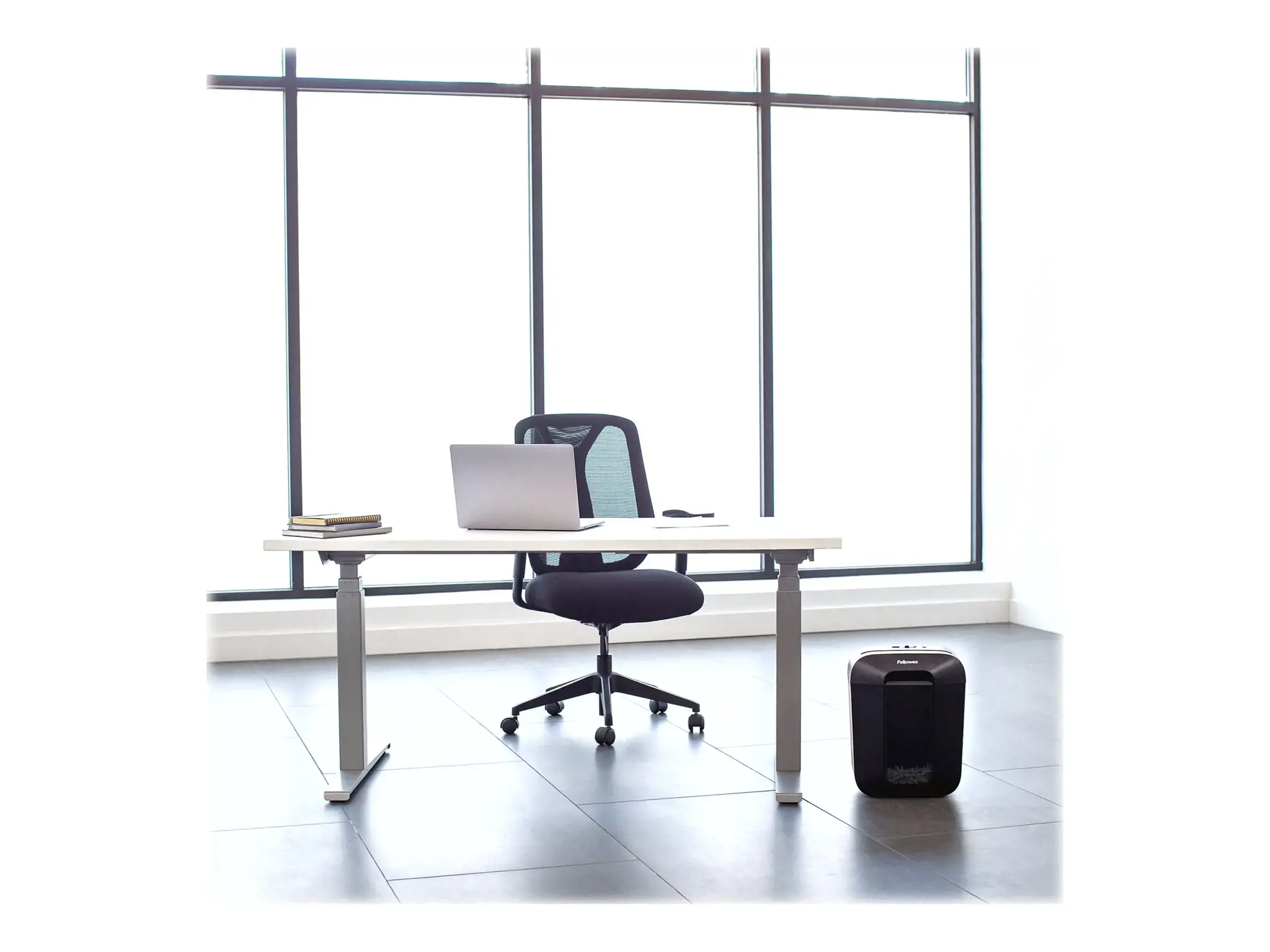 "Fellowes Powershred LX45", kryžminis smulkinimas, 4 x 37 mm, 17 l, mygtukai, 6 min, juoda