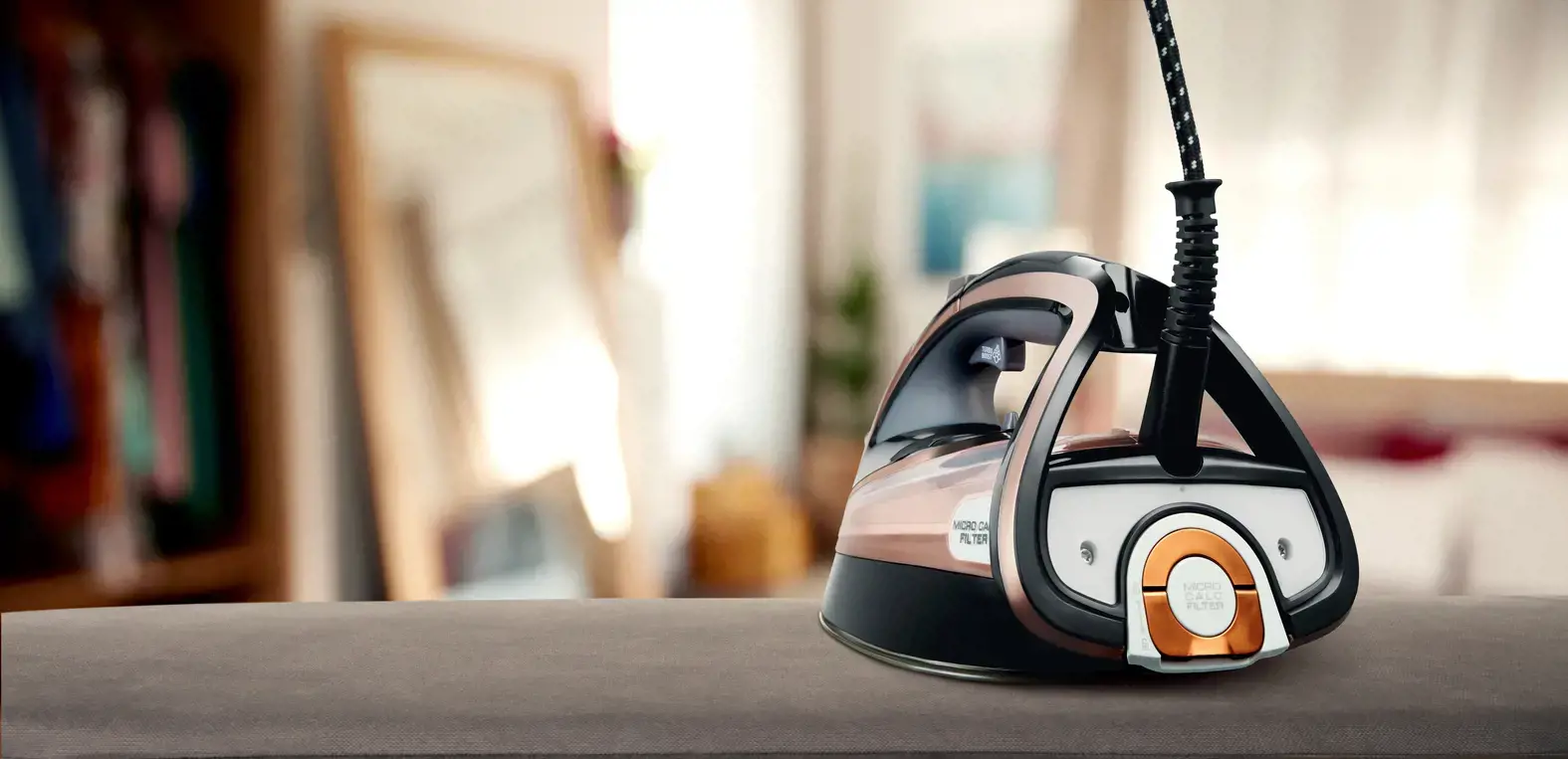 "Tefal Ultimate Pure FV9845", sausas ir garų lygintuvas, "Durilium Autoclean" padas, 3 m, 260 g/min, juodas, varinis, 60 g/min