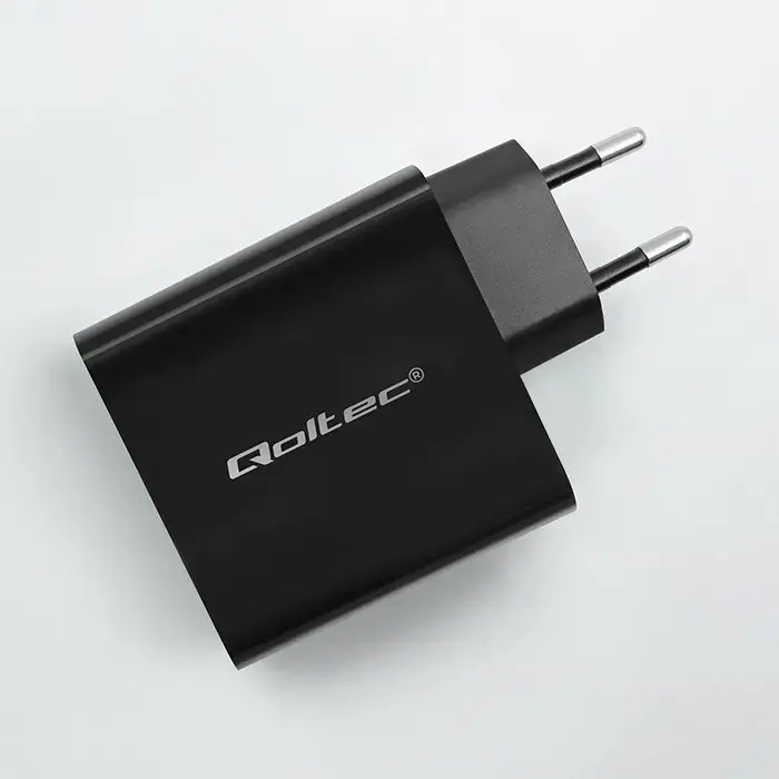 "Super Quick PD" įkroviklis | 1xUSB-C | 1xUSB | 65W | 5-20V | 1,5-3,25A | Juoda