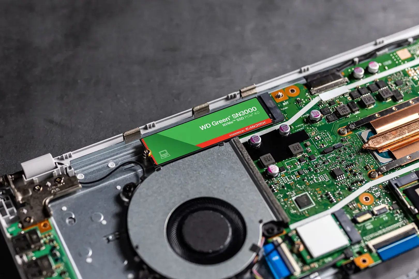 Western Digital Green WD ™ SN3000 NVMe™ SSD POWERED BY SANDISK 2 TB