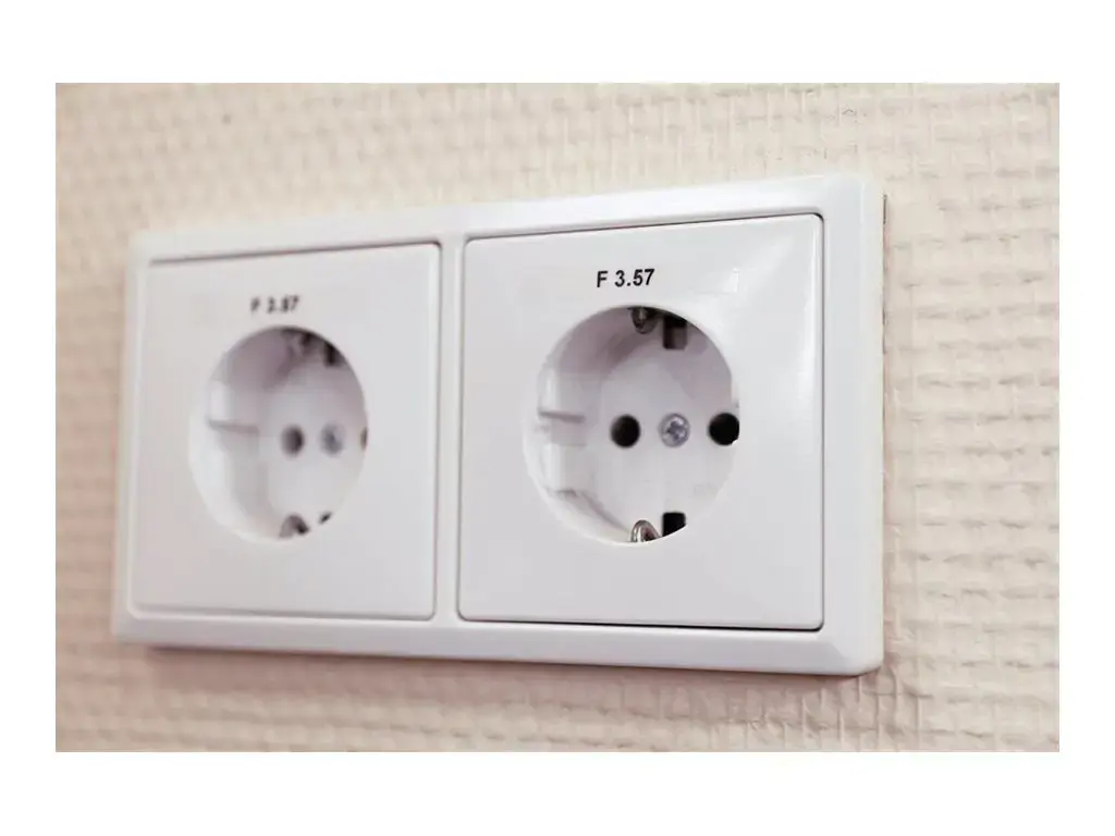 Brother TZE-111, Black on transparent, TZe, Transparent, Direct thermal, China, Brother