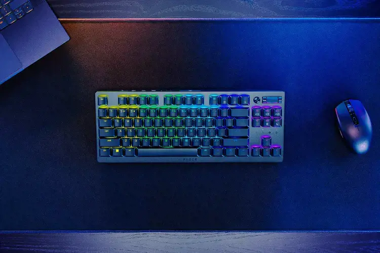 "Razer" žaidimų klaviatūra "Deathstalker V2 Pro Tenkeyless RGB LED light, JAV, belaidė, juoda, optiniai jungikliai (linijiniai)