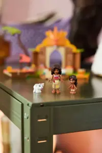 LEGO DISNEY 43282 Village House and Boat