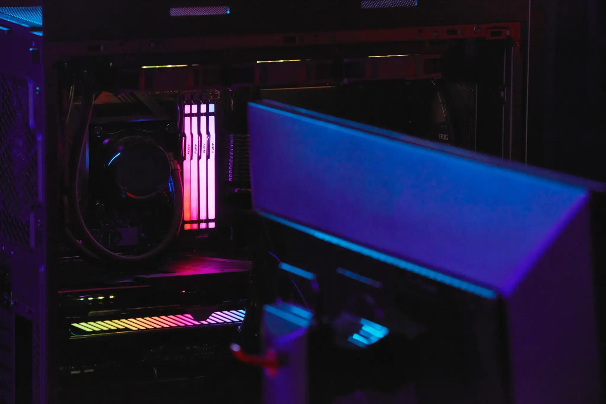 KINGSTON 16GB 6000MT/s DDR5 CL36 DIMM atmintinių rinkinys iš 2 FURY Beast RGB EXPO