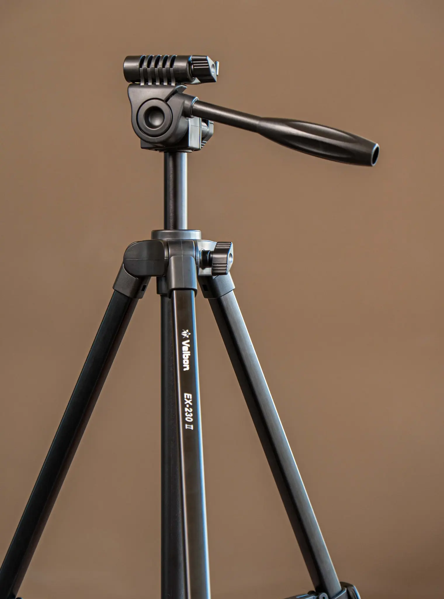 "Velbon" trikojis EX-230 II + telefono laikiklis