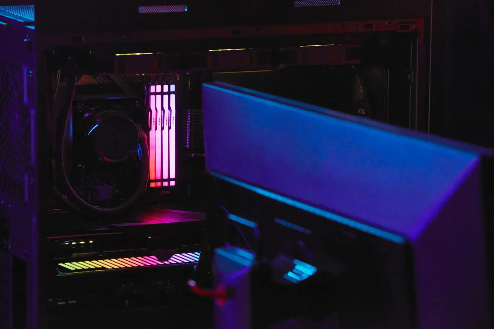 KINGSTON 32GB 5600MT/s DDR5 CL36 DIMM FURY Beast RGB EXPO