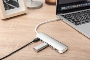 DIGITUS DA-70242-1 DIGITUS HUB 4 prievadų USB 3.0 SuperSpeed su C tipo Power Delivery aliuminiu