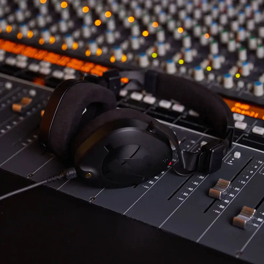 "RØDE NTH-100" laidinės ausinės / ausinės su laidine ausinių juosta Muzika Juoda