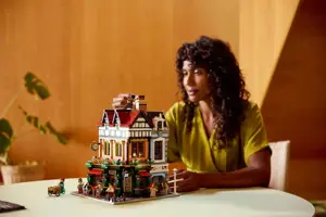 LEGO ICONS 10350 Tudor Corner