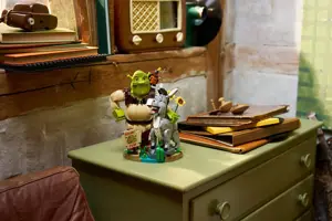 LEGO ICONS 72423 Shrek, Donkey and Puss in Boots