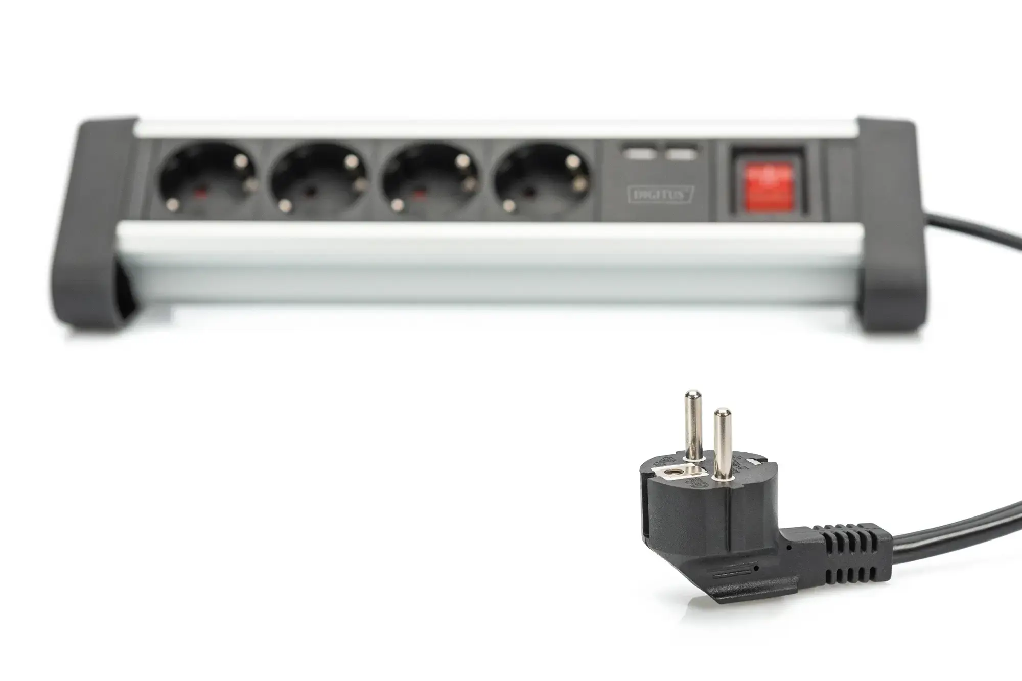 DIGITUS DA-70614 DIGITUS 4 krypčių biuro kištukinių lizdų juostelė su 2x USB prievadais