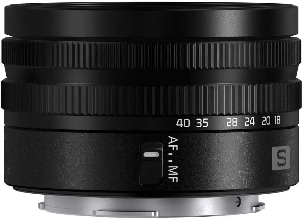 Panasonic Lumix S 18-40mm f/4.5-6.3 lens