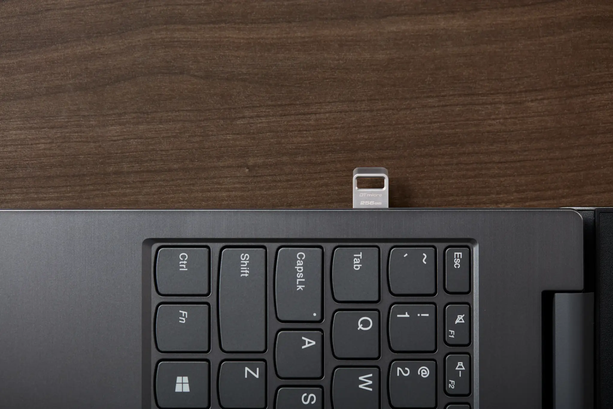 KINGSTON 256GB "DataTraveler Micro" 200MB/s metalinis USB 3.2 Gen 1