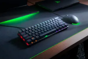 "Razer Huntsman Mini 60%", žaidimų klaviatūra, optinė-mechaninė, šiaurietiška, juoda, laidinė