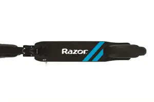 Paspirtukas Razor 13073005, Juoda