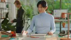 "LOGITECH LIFT" - BALTOS/ŠVIESIAI PILKOS SPALVOS - EMEA