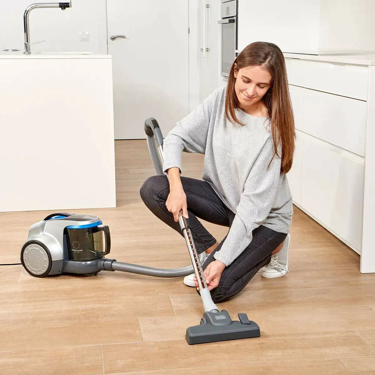 "Black+Decker" BXVML700E dulkių siurblys be maišelio (700 W)