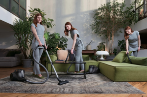 Hoover Vacuum Cleaner | HP105HM 011 | Bagless | Power 700 W | Dust capacity 2 L | Black