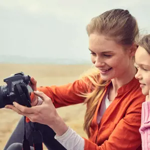 "Canon EOS 250D" + EF-S 18-55mm f/3.5-5.6 III, 24,1 MP, 6000 x 4000 taškų, CMOS, 4K Ultra HD, jutiklinis ekranas, juoda