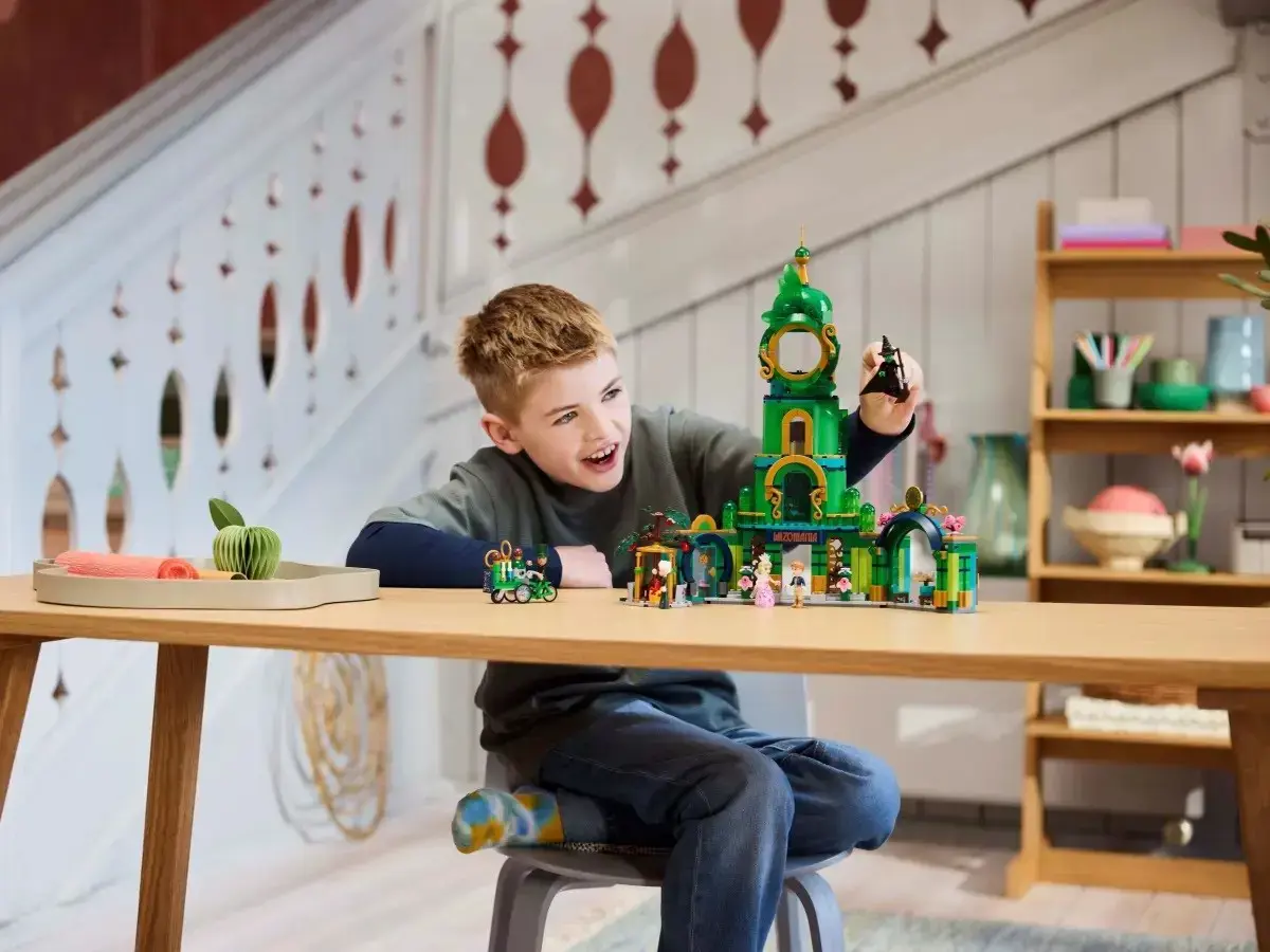 LEGO WICKED 75684 Welcome to Emerald City