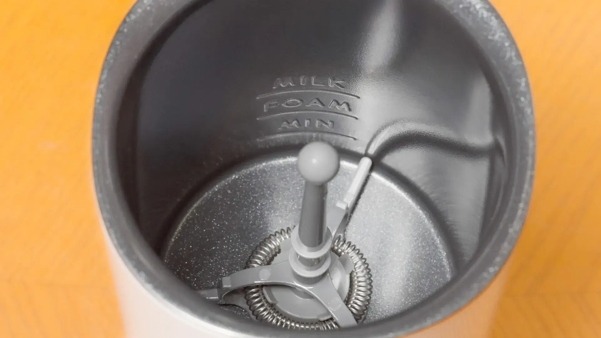Smeg MFF02CREU Milk frother Cream