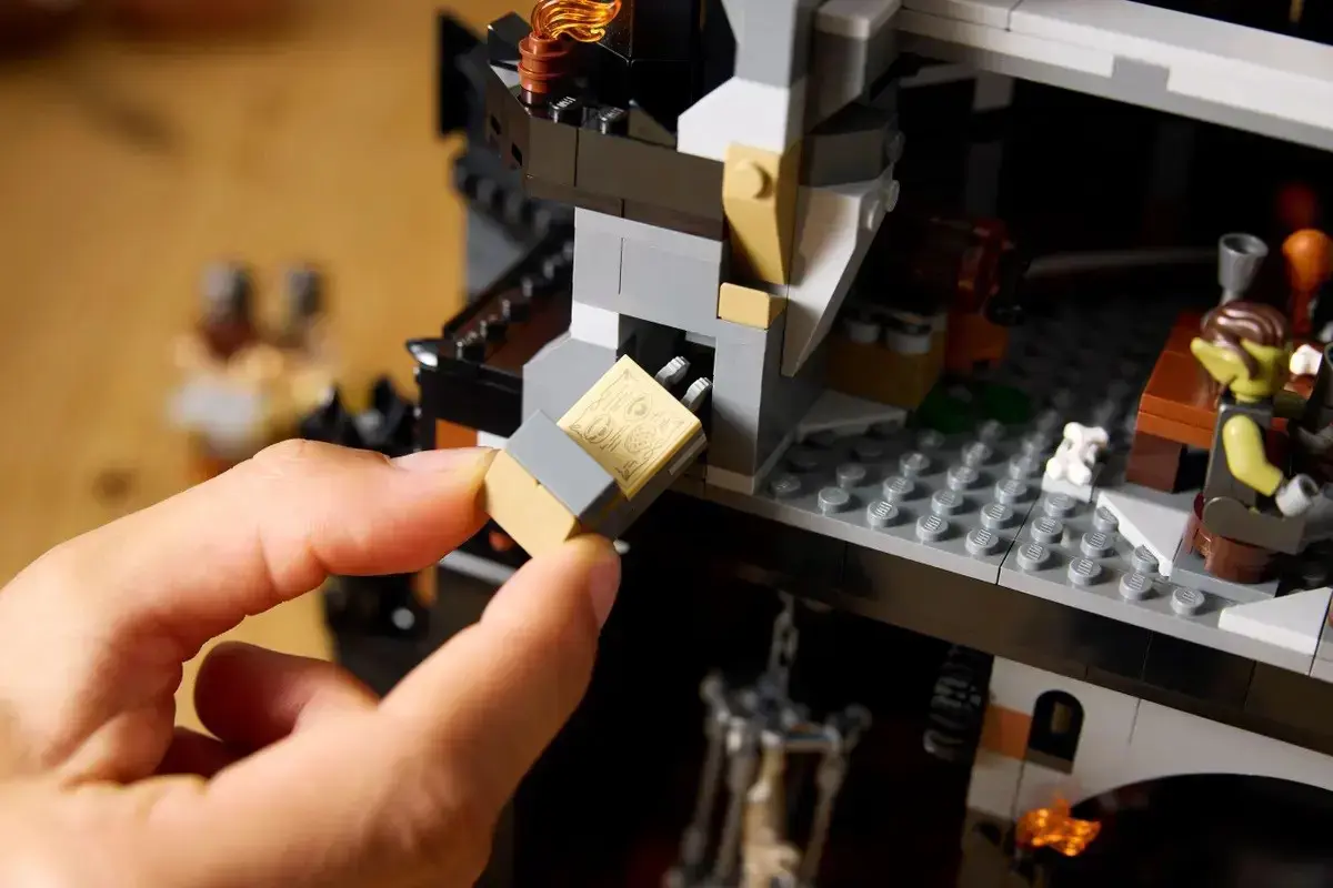 LEGO ICONS 10333 The Lord of the Rings: Barad-dûr