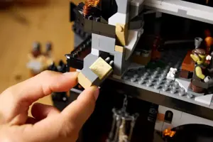 LEGO ICONS 10333 The Lord of the Rings: Barad-dûr