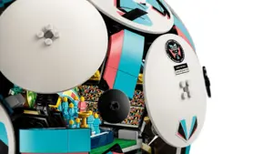 LEGO EDITIONS 43019 Soccer Ball