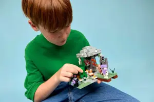 LEGO MINECRAFT 21586 The Pale Garden