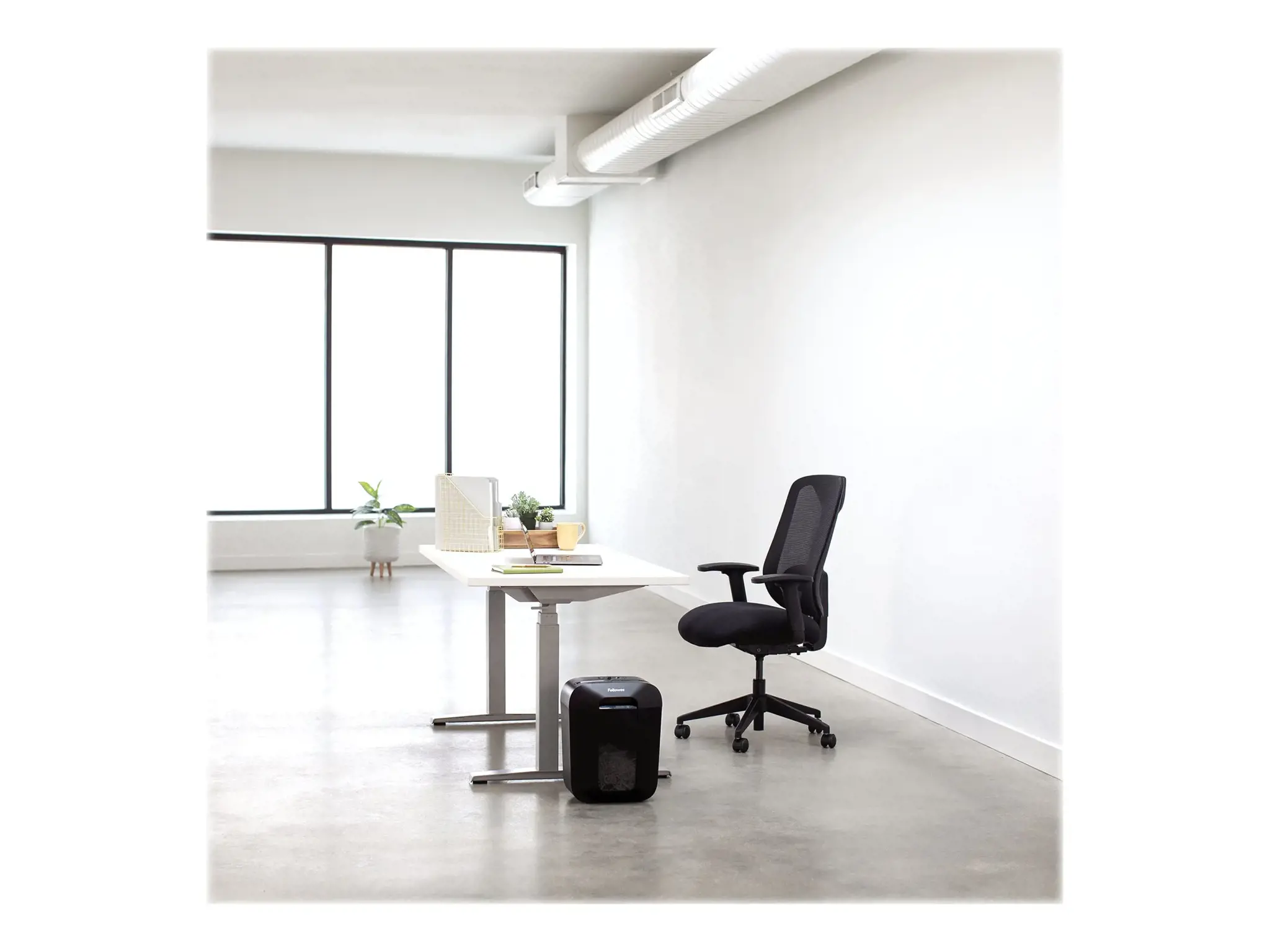 "Fellowes Powershred LX45", kryžminis smulkinimas, 4 x 37 mm, 17 l, mygtukai, 6 min, juoda