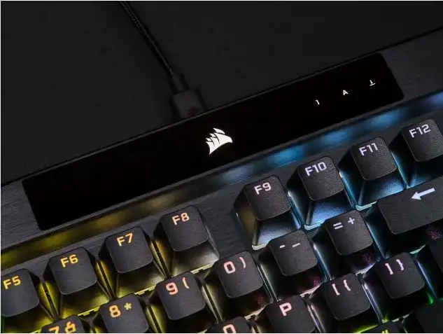 CORSAIR K70 RGB PRO optinė-mechaninė žaidimų klaviatūra su RGB LED apšvietimu CORSAIR OPX juodos spalvos PBT klavišų dangteliai