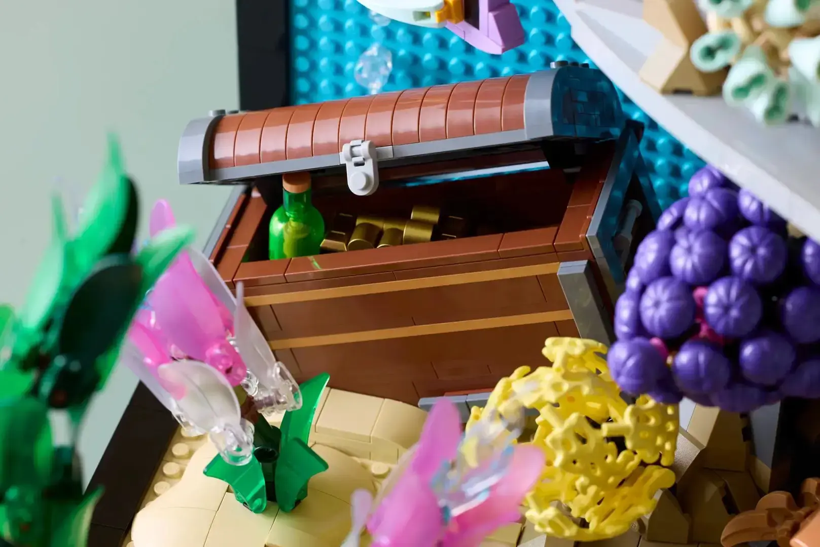 LEGO ICONS 10366 Tropical Aquarium