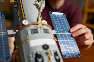 LEGO ICONS 11382 Hubble Space Telescope