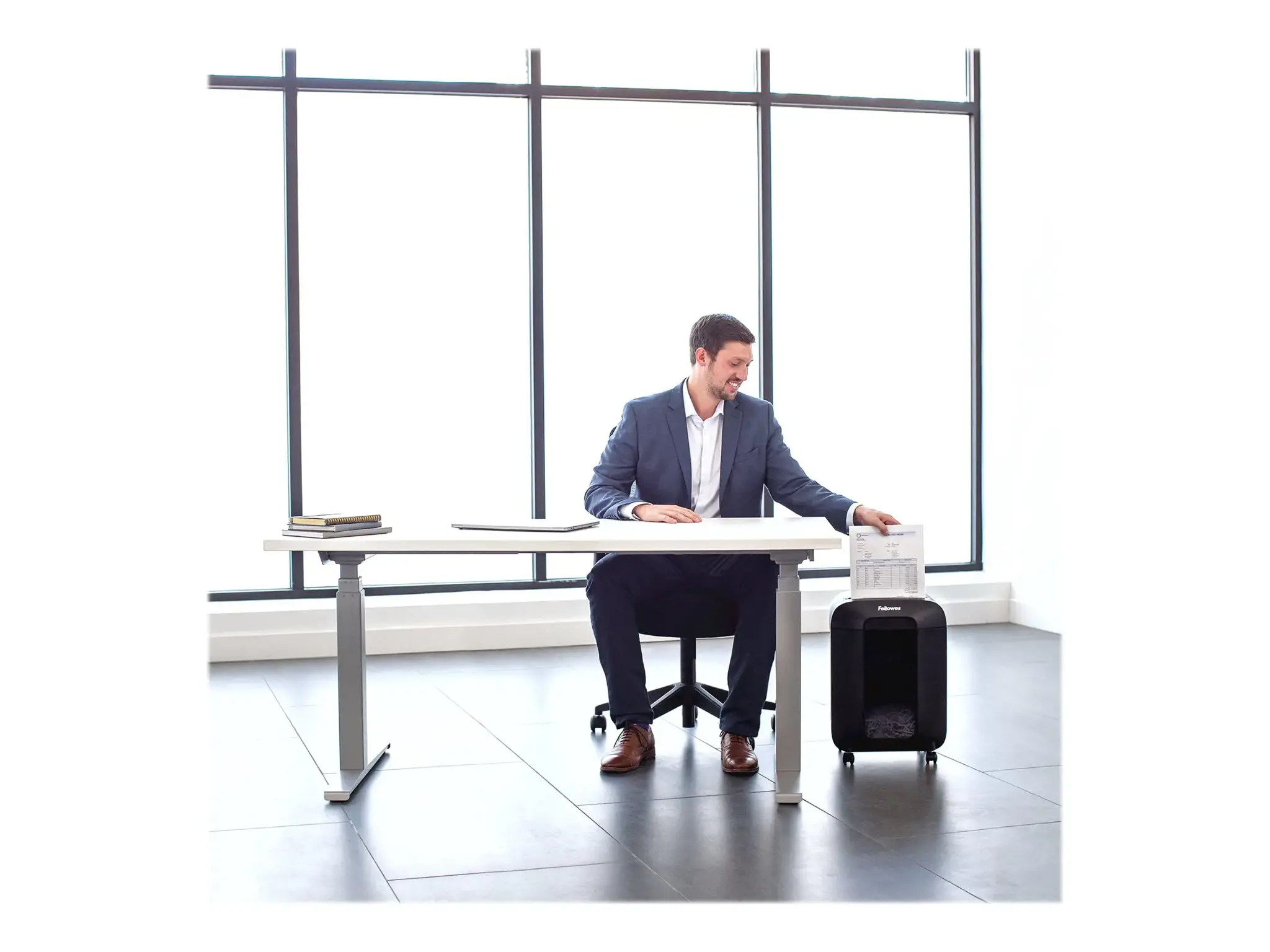 "Fellowes LX85", 22,4 cm, 4 × 40, 19 L, 75 dB, mygtukai, 4 ratukai