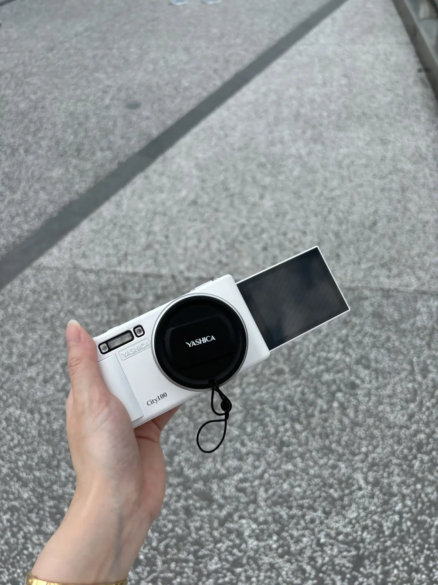 Yashica City 100, white