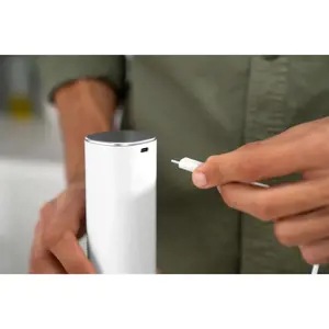 ZWILLING Enfinigy druskos ir pipirų malūnėlių rinkinys (juoda ir balta)