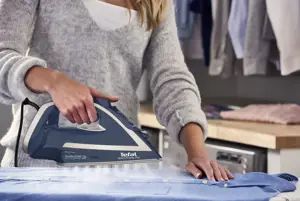 "Tefal Smart Protect Plus" FV6872, sausas ir garų lygintuvas, "Durilium AirGlide" padas, 2 m, 260 g/min, mėlynas, 40 g/min