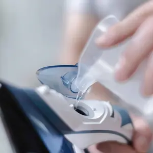 "Black+Decker" BXIR2402E Garinis lygintuvas (2400 W), baltas