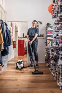 Vacuum cleaner Kärcher VC 3 Plus 0.9 L Cylinder vacuum Dry 700 W Bagless (1.198-060.0)