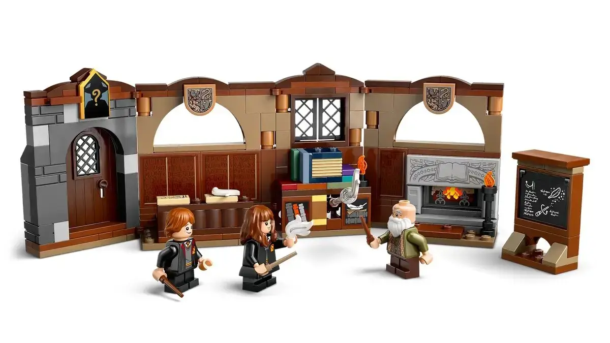LEGO HARRY POTTER 76442 Hogwarts Castle - Charms Class