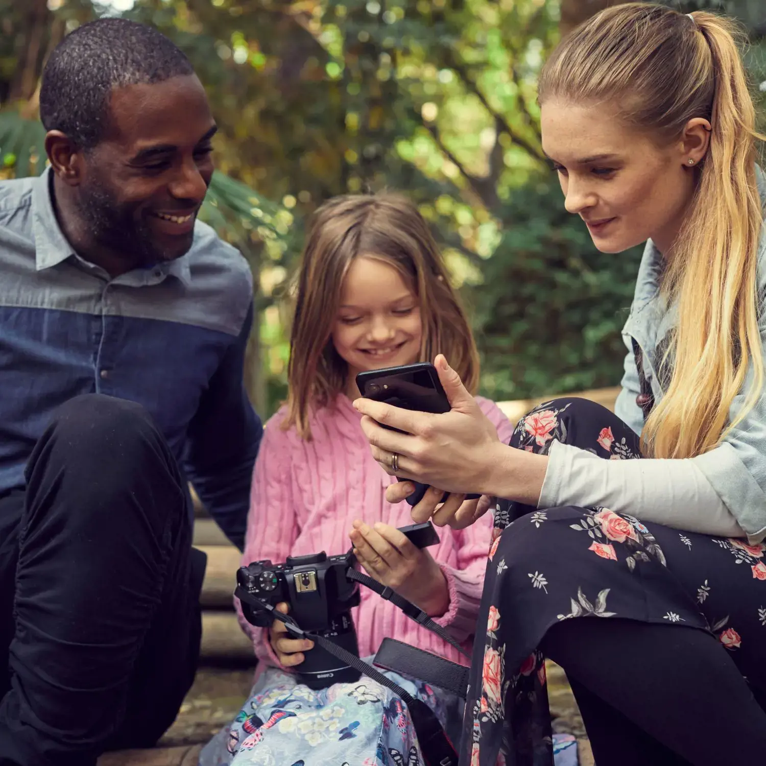 "Canon EOS 250D" + EF-S 18-55mm f/3.5-5.6 III, 24,1 MP, 6000 x 4000 taškų, CMOS, 4K Ultra HD, jutiklinis ekranas, juoda