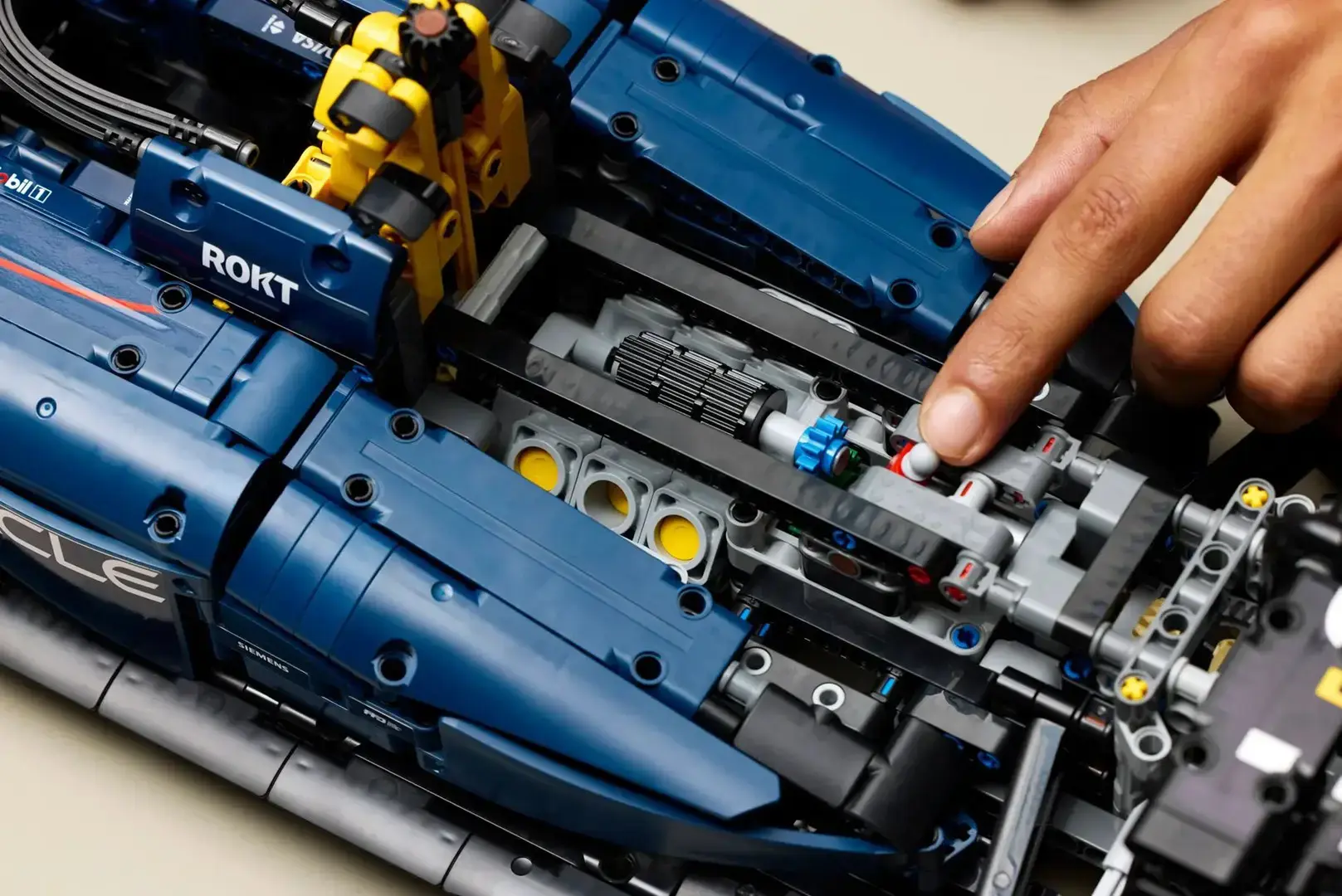 LEGO TECHNIC 42206 Oracle Red Bull Racing RB20