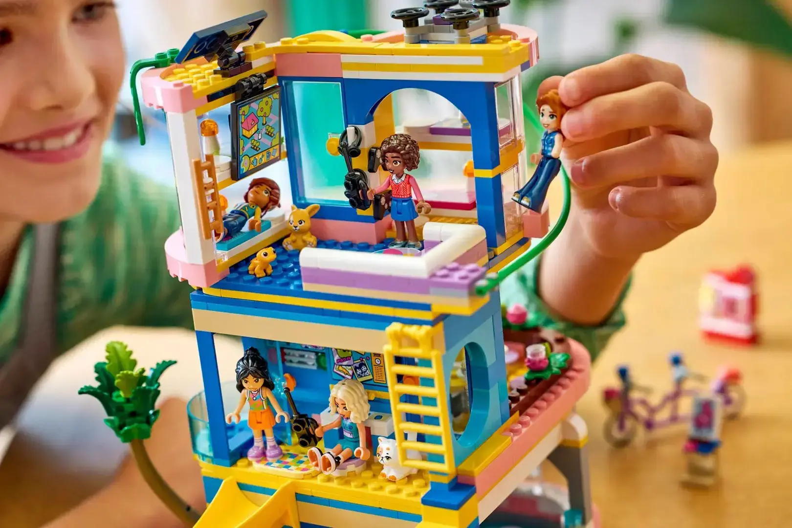 LEGO FRIENDS 42689 Heartlake City Friends Club House
