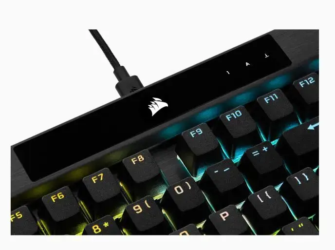 CORSAIR K70 RGB PRO optinė-mechaninė žaidimų klaviatūra su RGB LED apšvietimu CORSAIR OPX juodos spalvos PBT klavišų dangteliai