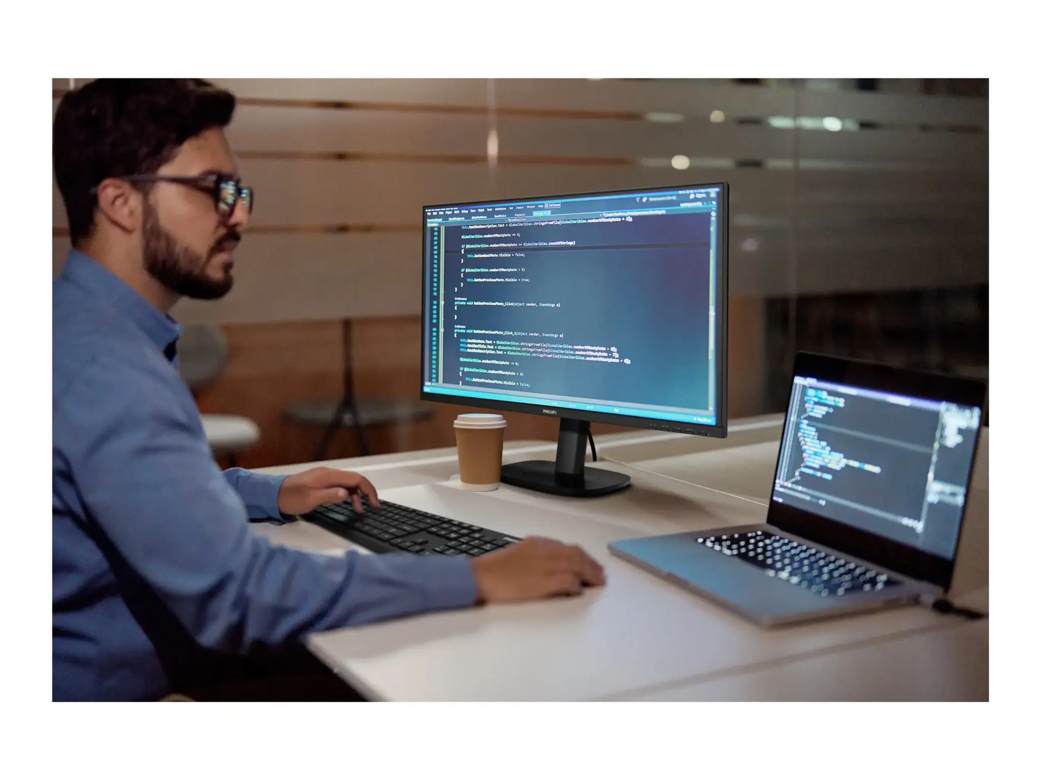 PHILIPS Business Monitor  24B2N3200J/00 IPS 24" IPS 1920x1080/16:9/4ms/300cd/m2/HDMI DisplayPort USB Audio Out