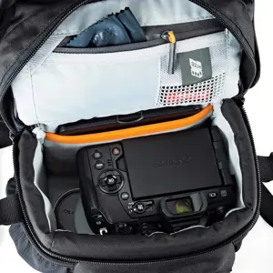 Lowepro fotoaparato krepšys Nova 140 AW II, juodas