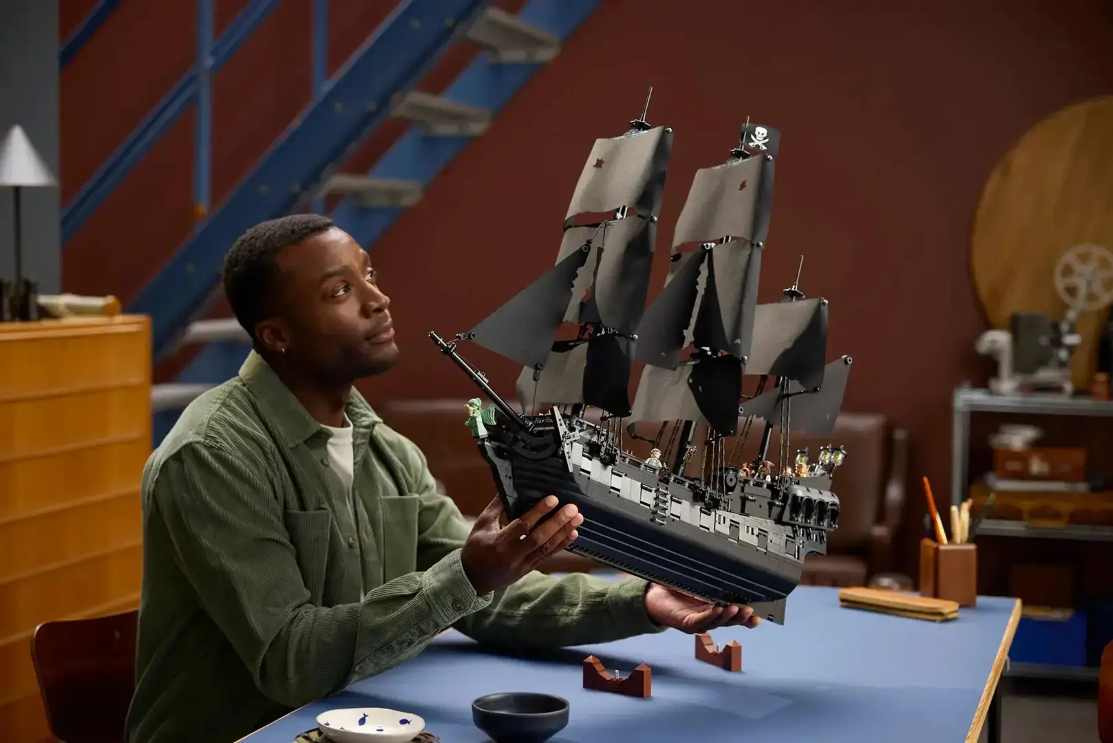 LEGO ICONS 10365 Captain Jack Sparrow's Pirate Ship